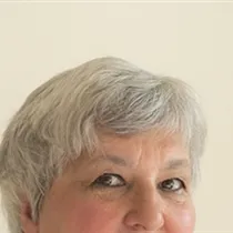 Zaira søger job som produktionsteknolog