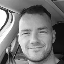 Nicklas søger job som tømrer/snedker / lagermedarbejder / chauffør