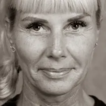 Anne søger job som administrativ medarbejder / receptionist / kontorassistent / kundeservicemedarbejder