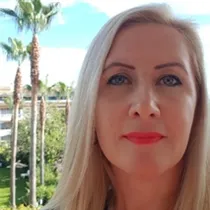 Kristina søger job som receptionist