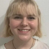 Melissa søger job som tjener / køkkenmedarbejder / cafémedarbejder / butiksmedarbejder / blomsterhandler